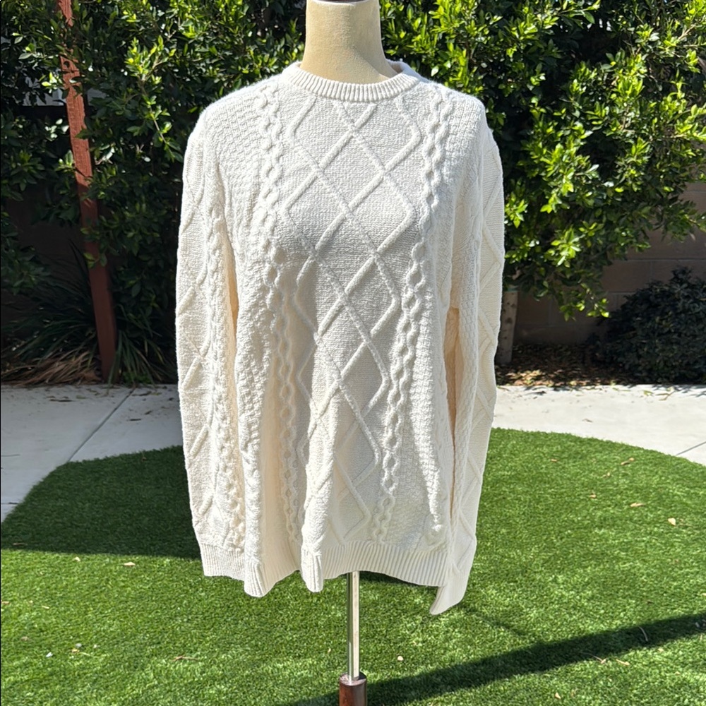 Old Navy Cream Crewneck Cable Knit Sweater